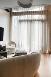 Luxury Top-Floor Stay w-Balcony & Forest View I cohost - 2