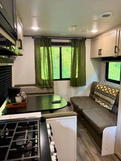 Cozy RV Retreat Fire Pit & Outdoor Cinema - 7