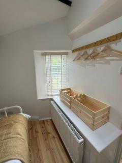 Tree Hill Cottage, Sleeps 3, Stratton, Bude - Stratton - 4