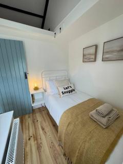 Tree Hill Cottage, Sleeps 3, Stratton, Bude - Stratton - 5