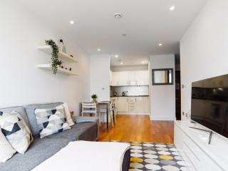 The Most Central Apartment in Cardiff - Pass the Keys - 5