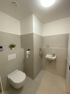 Brand new high end apartment with AC and parking - 8