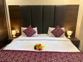 2 BHK A I R B N B With Living Area and Kitchen - 8