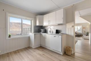 5-Bedroom Family Home Apartment - 7