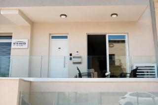 Modern Two Bedroom Apartment in San Gwann - 9
