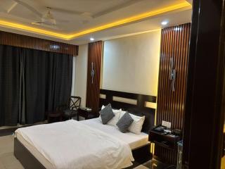 Sapphire Stays Hotel & Restaurant Peshawar - 7