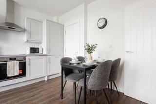 Modern 1 Bedroom Apartment in York with Parking - 1