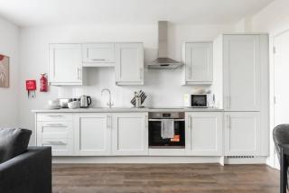 Modern 1 Bedroom Apartment in York with Parking - 8