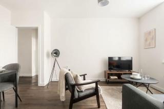 Modern 1 Bedroom Apartment in York with Parking - 9