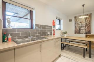 Super Central Cambridge Flat For Up To 4 People - 9