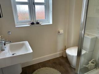 House Sleeps 4 with Enclosed Garden - 1