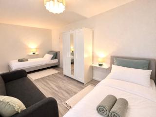 Spacious apartment near Oktoberfest for 6 people - 1