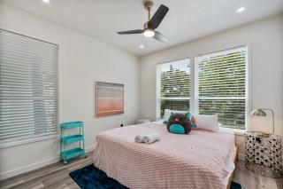 Charming Tiffany Blue Townhome, Steps to Moody Center & Football Game Day - 8