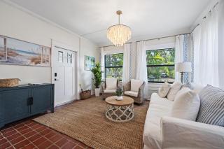 Casa Sunshine - Mediterranean Style Meets Cabana Life - 7