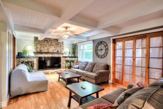 Beautiful 3-BR in Brossard for Relaxation & Style - 0