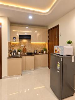 Elegant 1 BHK with 2 Bathrooms Cozy & Spacious Stay - 3