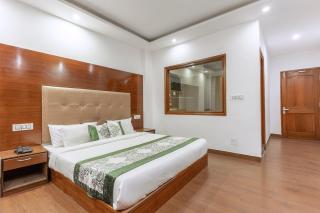 Smart Plaza - Near Delhi Airport - 8