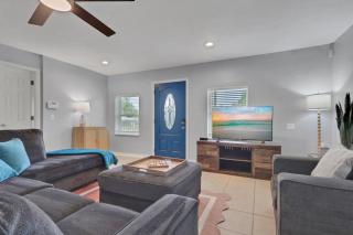 Home With Fenced Yard, Hot tub, Grill and 3 King Beds! - 7