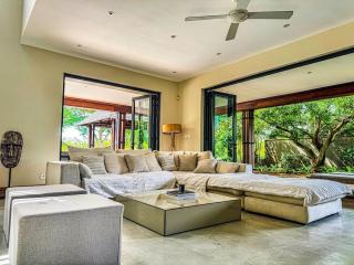 Blue Zebra - Splendid Waterfront Villa with Pool - 1