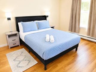 Comfort Stays - with Free Parking, Heat & AC - 7