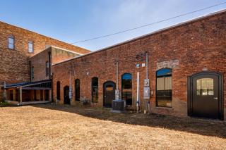 Historic Comer Gem! Walk to Shops & Dining - 7