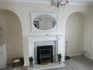2 Bed Stylish & Confy home - 2