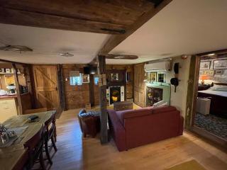 Remarkable Boultons Barn with hot tub and opt sauna - 1