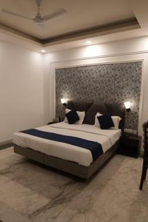 Signature Luxe Inn Hotel - 0
