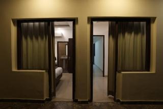 Signature Luxe Inn Hotel - 3