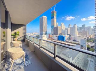 Luxury Downtown Miami Condo w Pool & Views - 7
