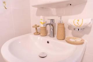 Al Raha 4BR - Grand Luxe Family Getaway - 2