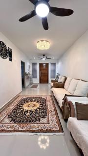De'5 Homestay Beseri - 0