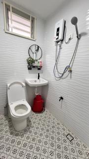 De'5 Homestay Beseri - 4