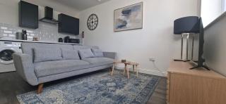 Deluxe one-bed apartment in Yaxley near A1 'The Winston' - 5
