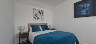 Deluxe one-bed apartment in Yaxley near A1 'The Winston' - 8