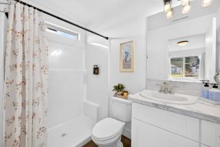 The Sunset Corner-3Bed, 2 Bath & A Fireplace Home - 5