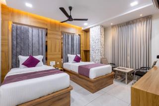 Monday Hotels Rajahmundry - 4