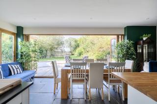 4-Bed Cottage - Pets with Garden & Wood Burner - 6