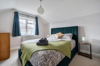 4-Bed Cottage - Pets with Garden & Wood Burner - 5