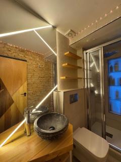 Queen's bedroom by Principe Pio - 2