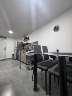 Nuevo Moderno y Equipado - 5