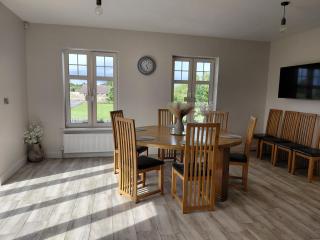 Limerick Luxe Villa Retreat - 7