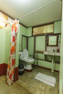 Poor Man's Paradise Lodge - Drake - 1