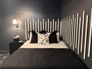 Hollyhock Suite 509 - 8