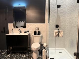 Hollyhock Suite 509 - 5