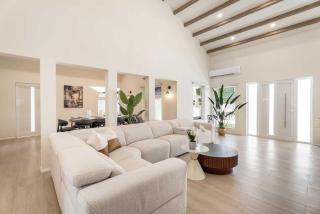 PB98B-3 - Private Villa with pool- 5min from Palm Beach - 3BR house - 4