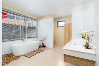 Luxury 4BR Villa Virginie, Salt Pool, Rawai - 7