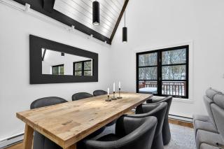 NEW! Ski-in/Out Pedestrian Village + Swimming Pool - 6