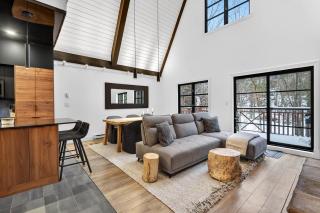 NEW! Ski-in/Out Pedestrian Village + Swimming Pool - 3