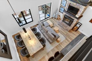 NEW! Ski-in/Out Pedestrian Village + Swimming Pool - 8